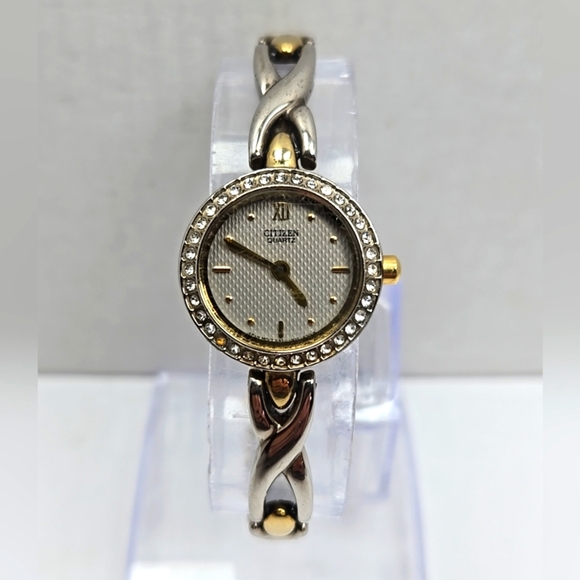 Citizen 5920 S011507 Analog Quartz Watch New Battery Silver Gold Two Tone Womens - Picture 1 of 10